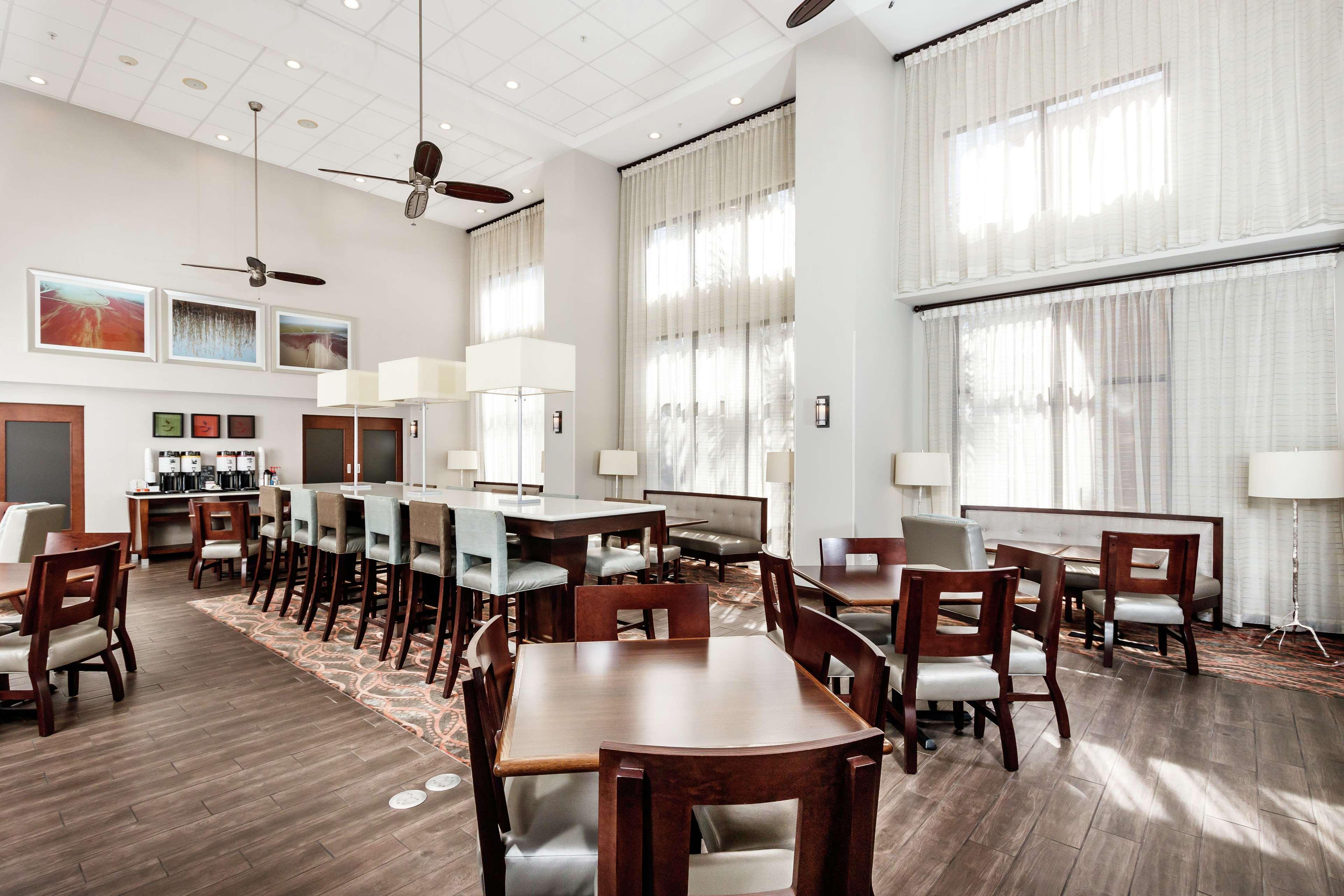 Hampton Inn & Suites Navarre Bagian luar foto